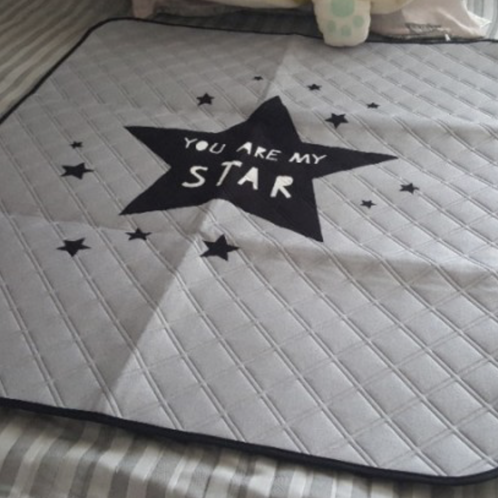 Quilted Waterproof Mat - You Are My Star (gray), L size